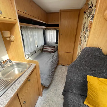 아파트 The Cosy Camper At Rockfield Park *